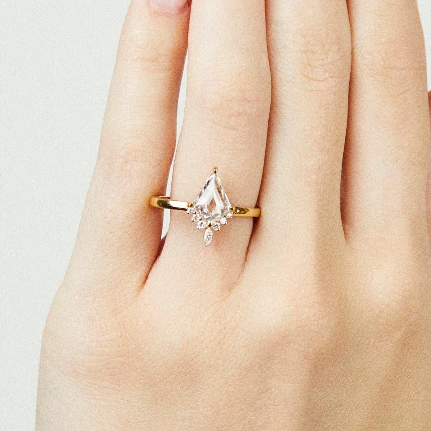 18ct yellow gold kite one-of-a-kind lab grown diamond ring UK