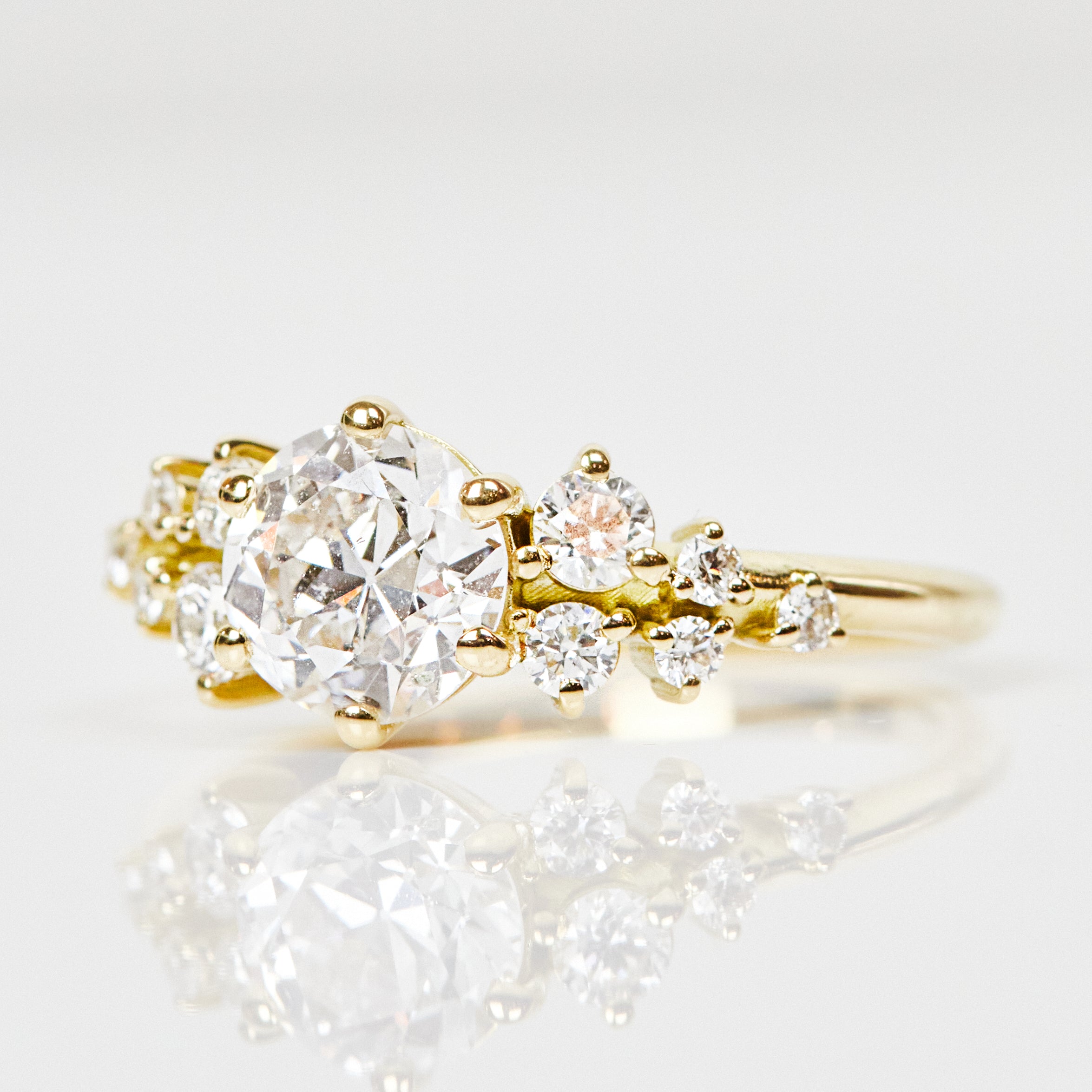 18ct yellow gold round brilliant cut cruz setting lab grown diamond ring UK