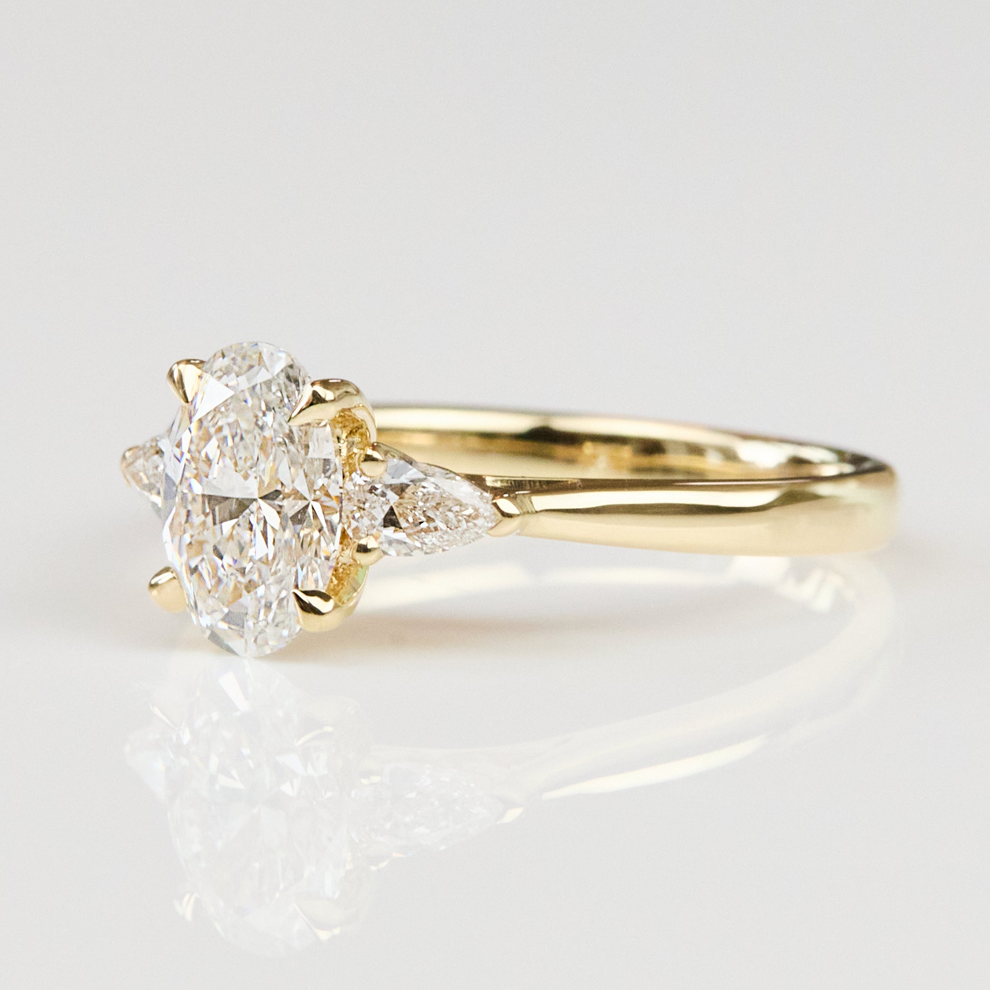 18ct Yellow Gold Oval Lab Grown Diamond Engagement Ring