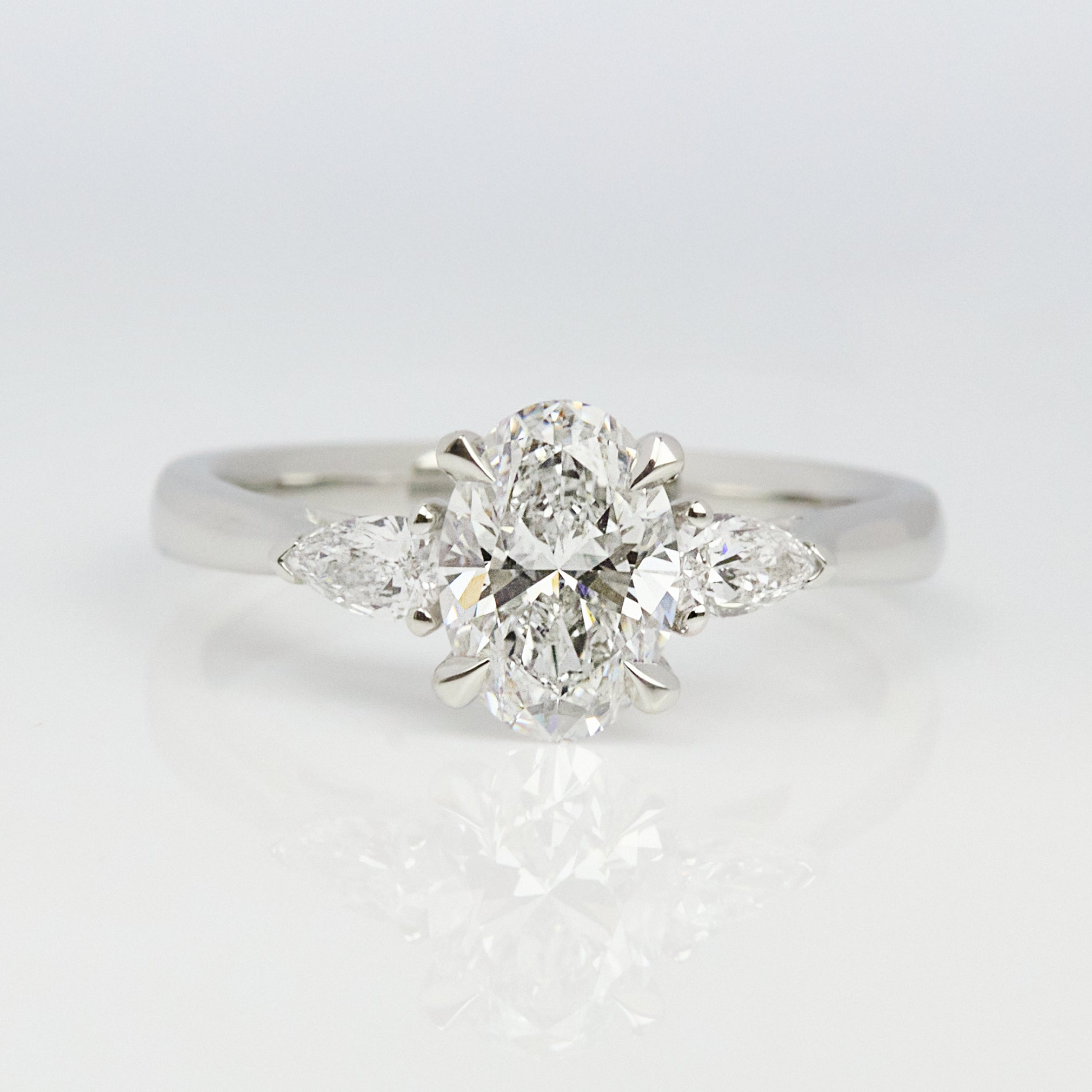 Oval Lab Grown Diamond Engagement Ring UK