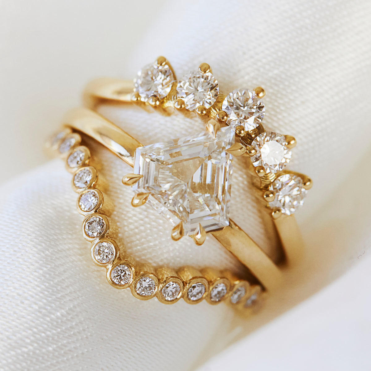 18ct yellow gold diamond wedding ring women