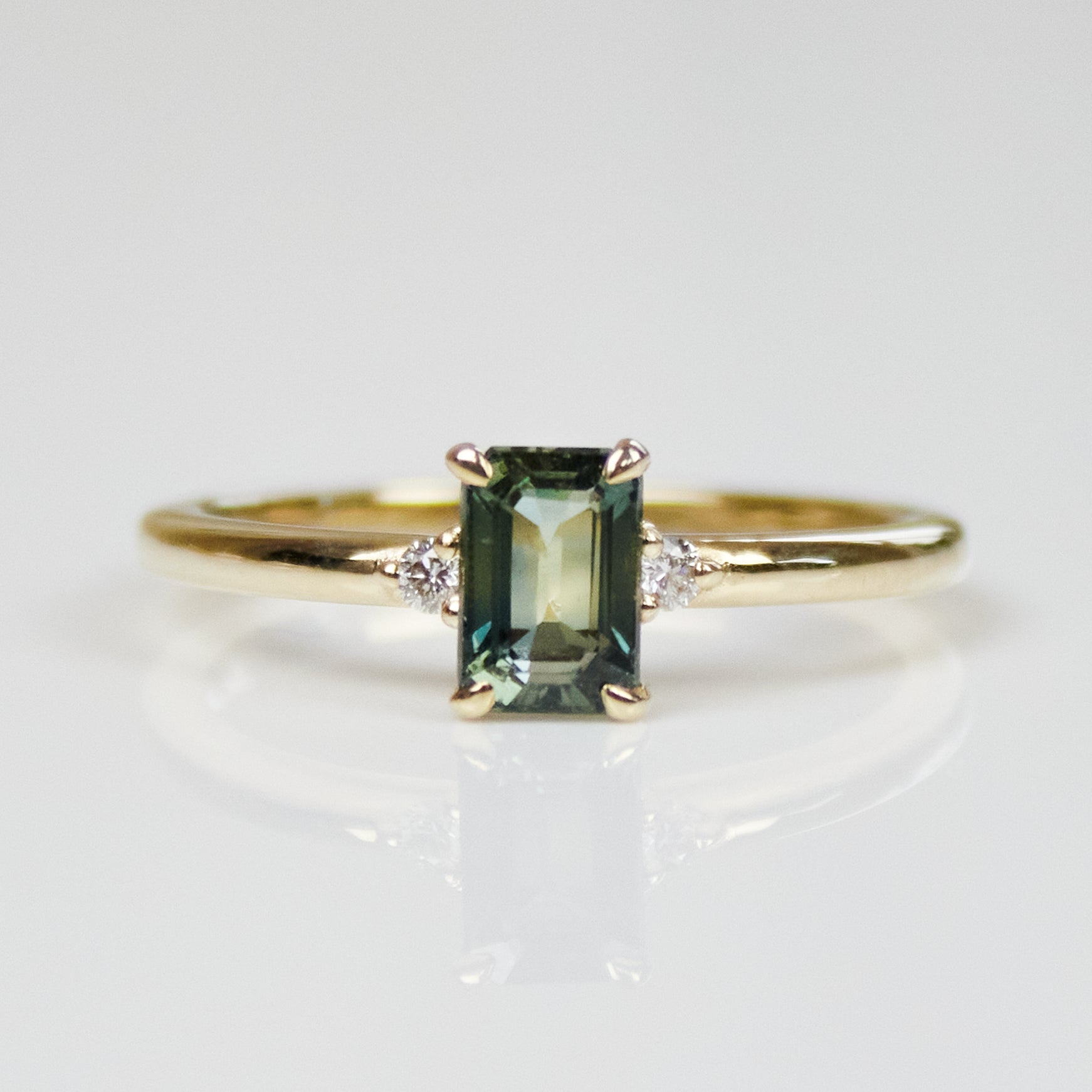 Sapphire engagement rings uk