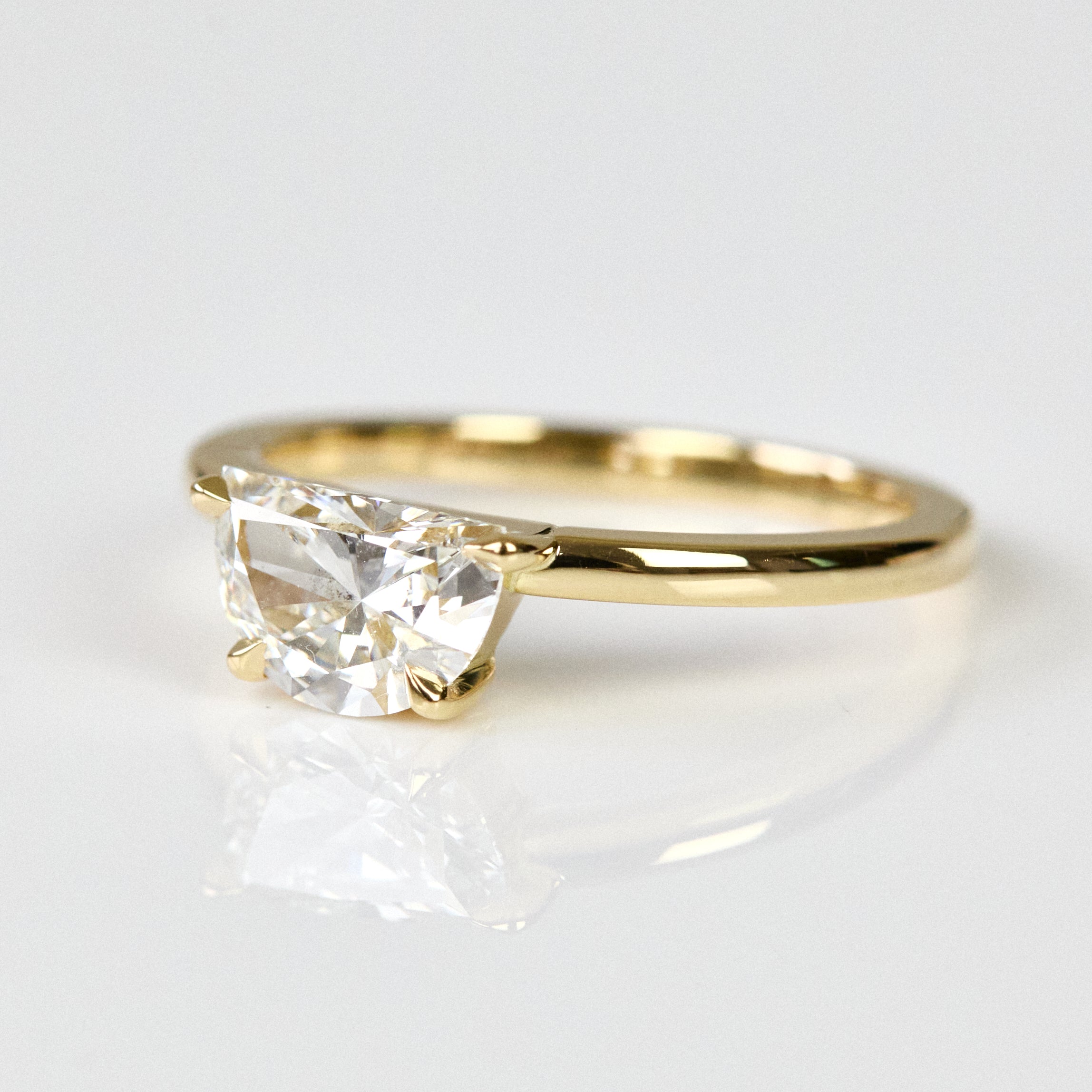 Lab grown diamond ring uk