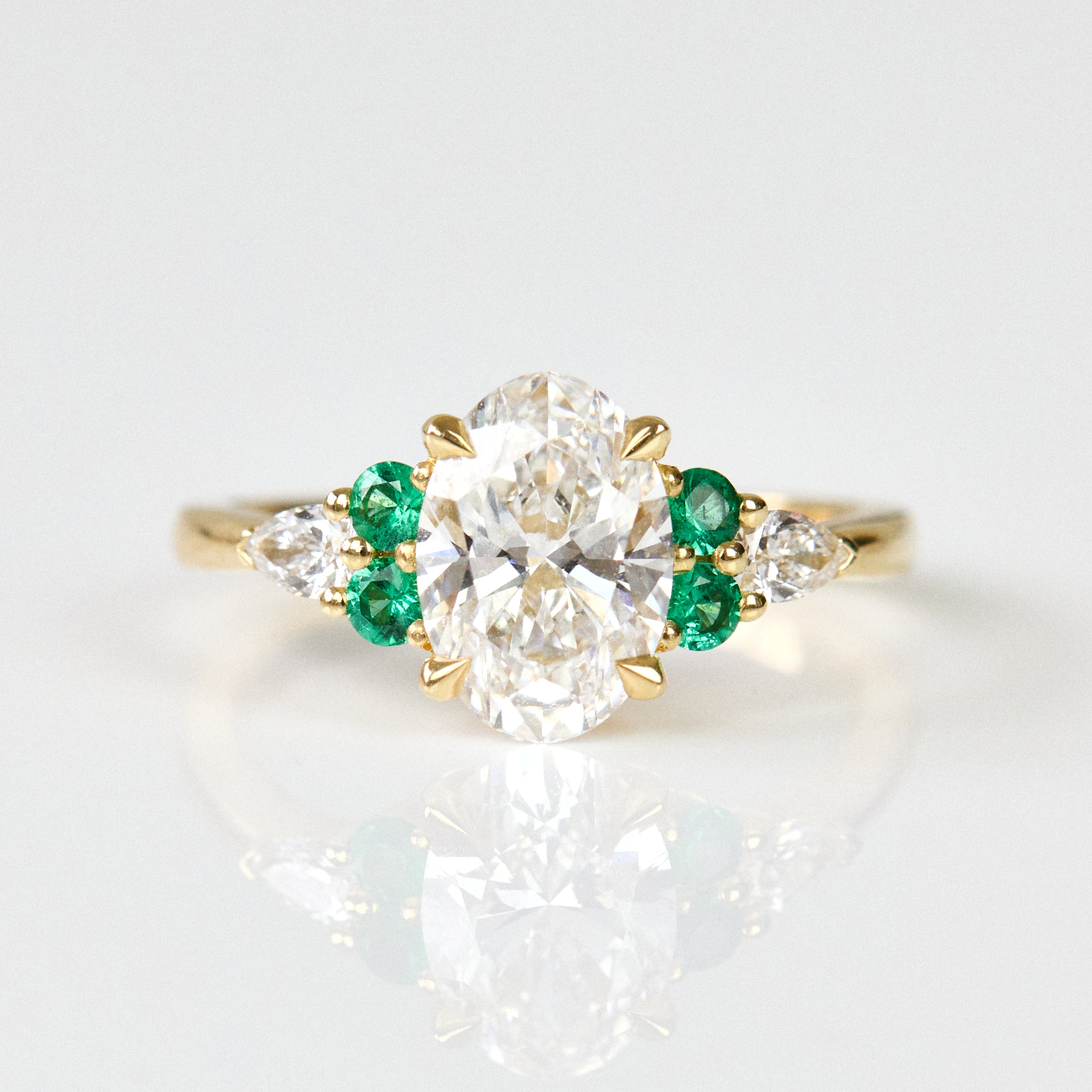 Lab grown diamond ring uk