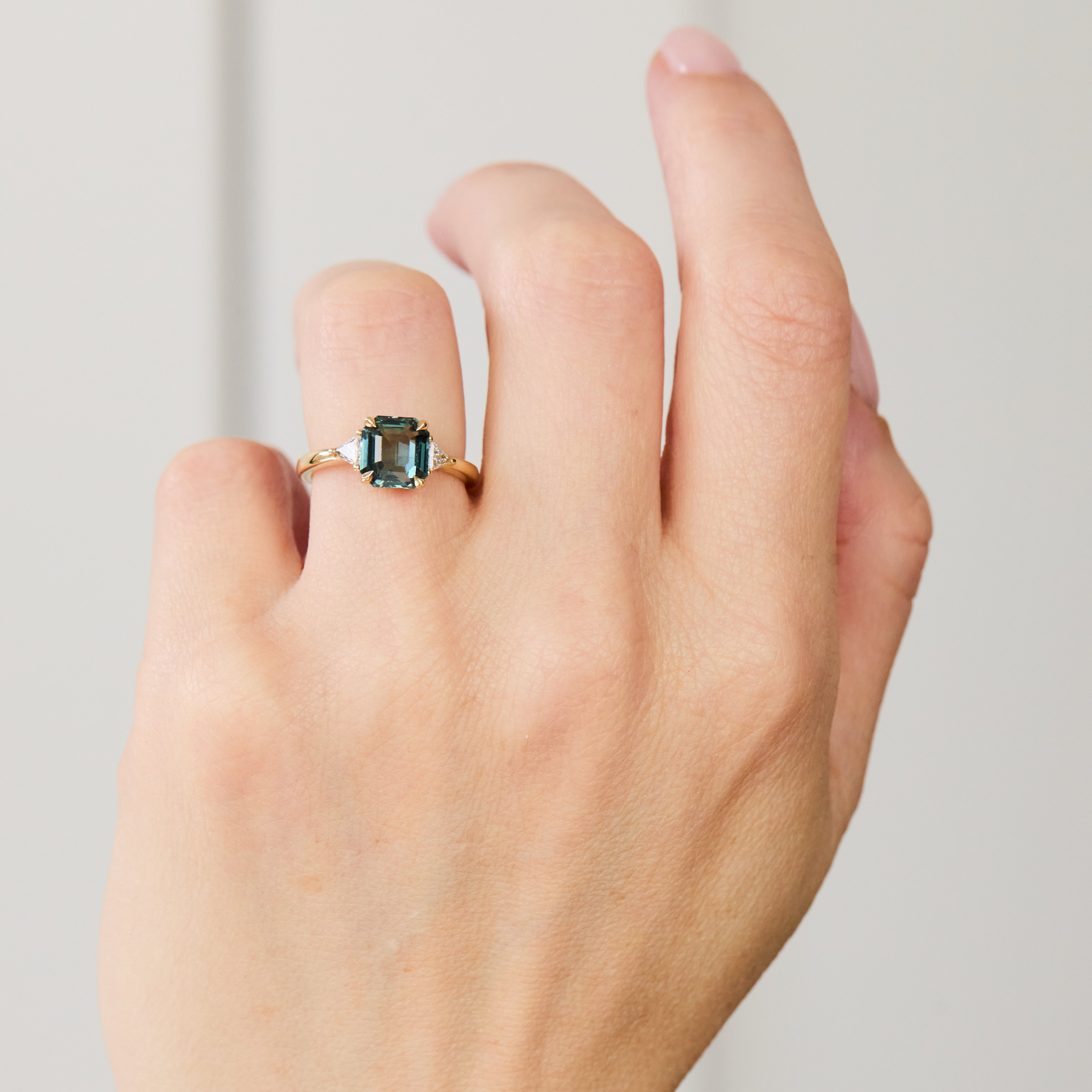 Sapphire engagement rings uk