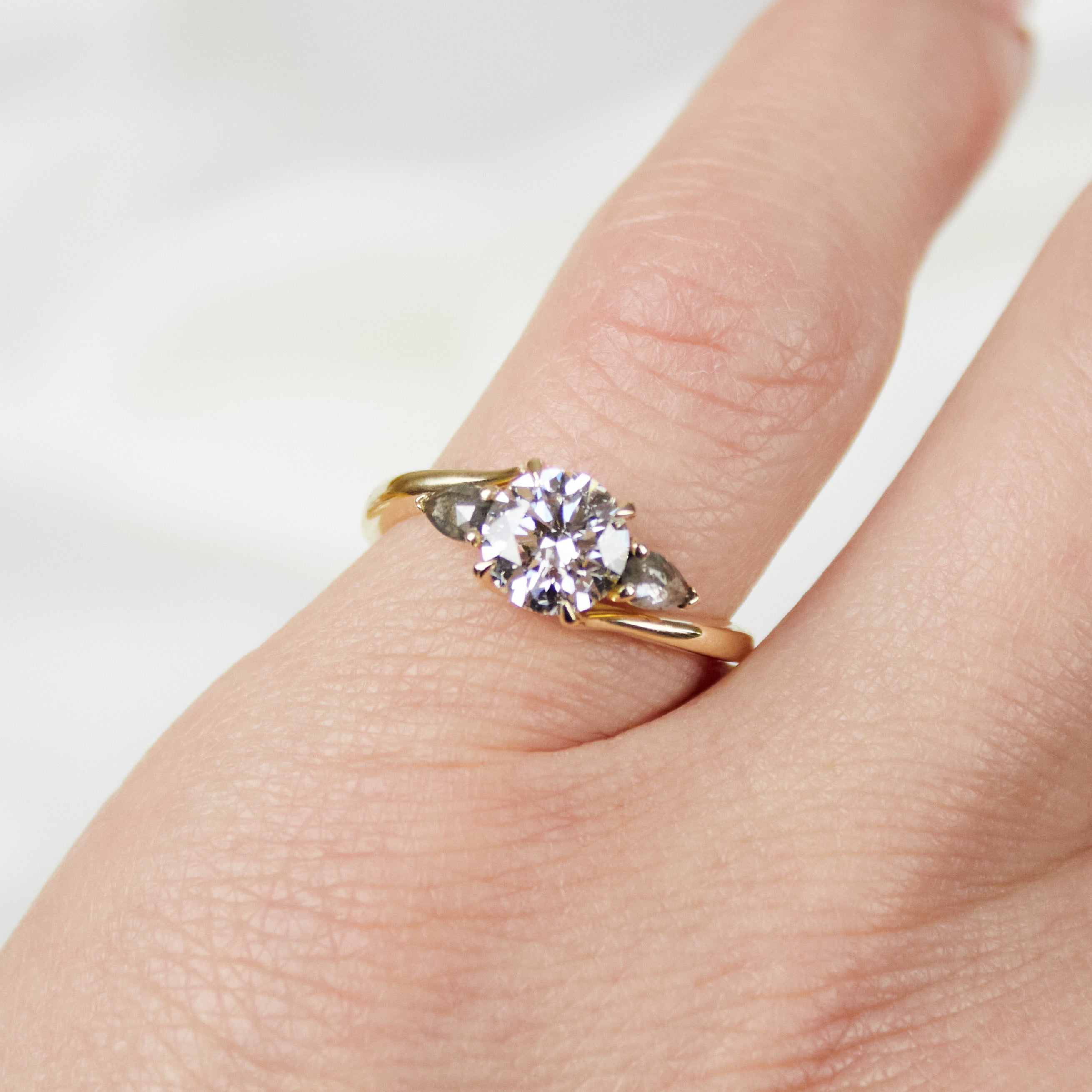 Lab grown diamond ring uk