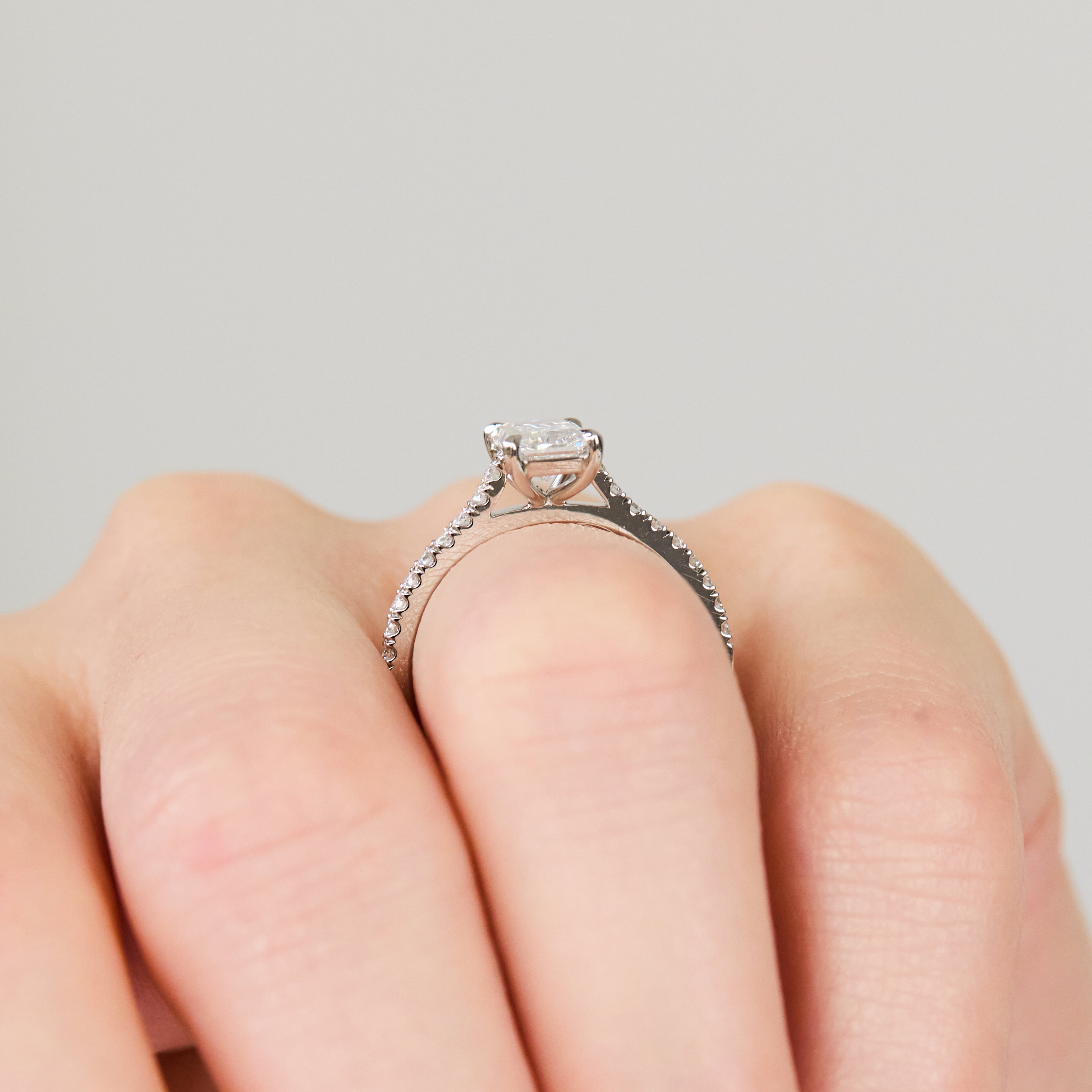 Lab grown diamond ring uk