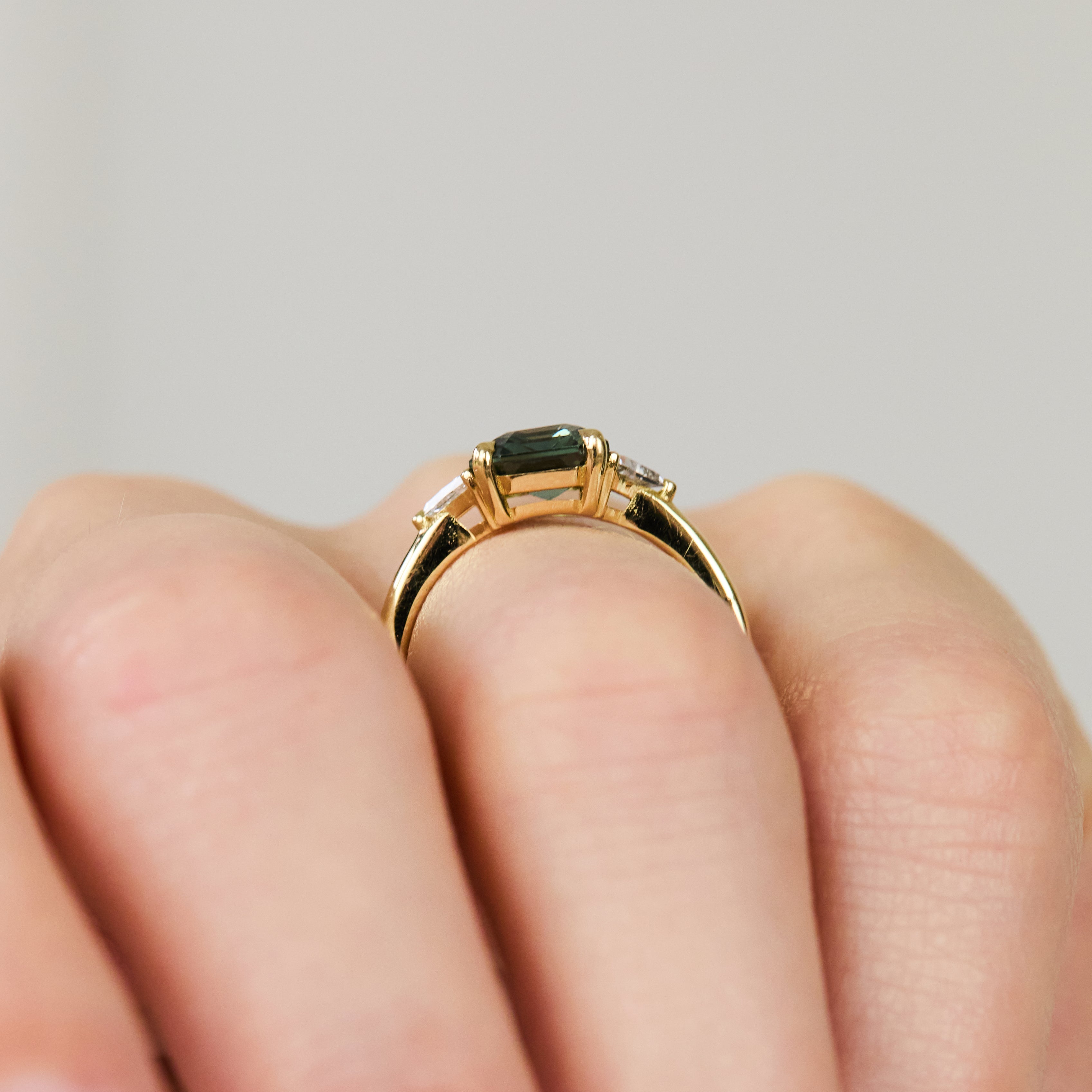 Sapphire engagement rings uk