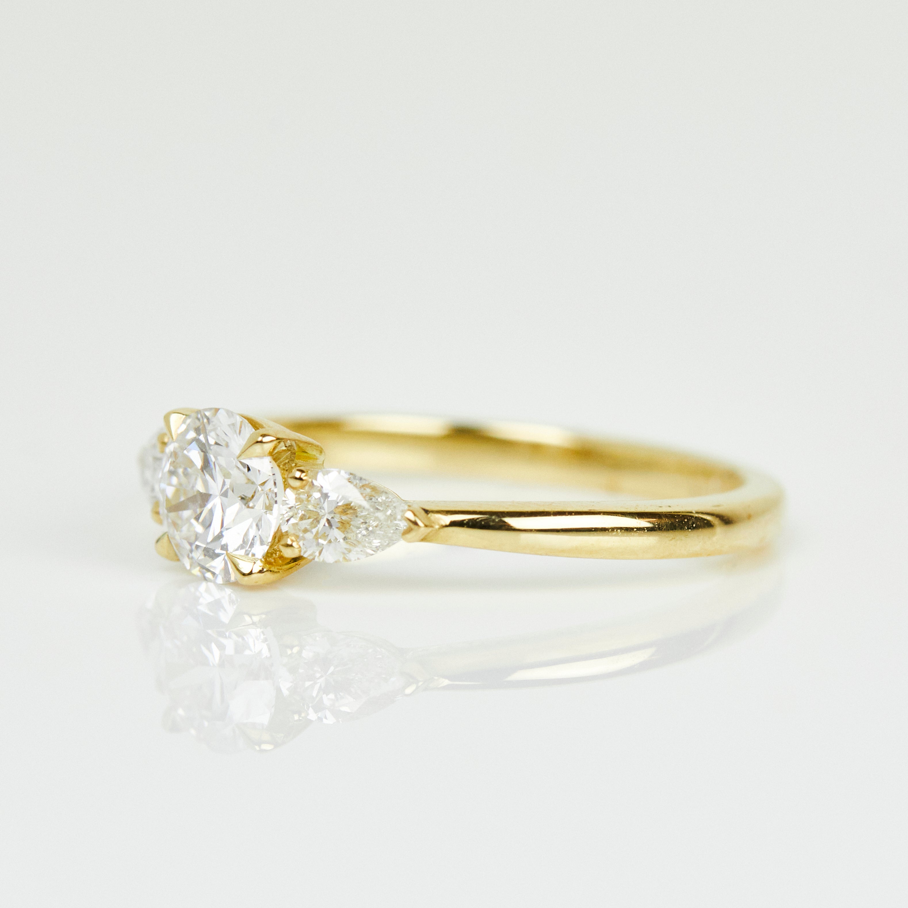 18ct yellow gold brilliant round cut trilogy lab grown diamond ring UK