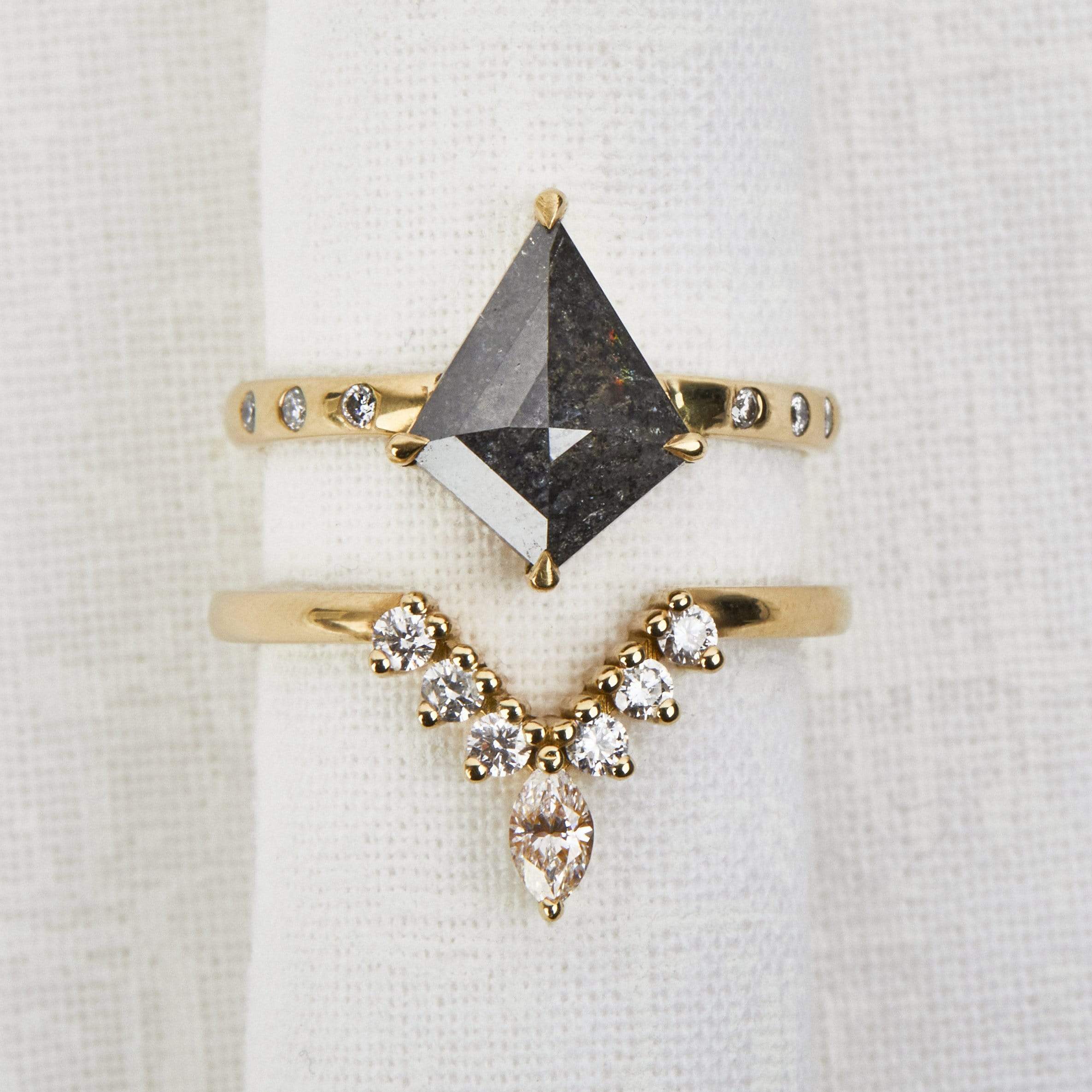 18ct yellow gold salt and pepper kite diamond engagement solitaire ring