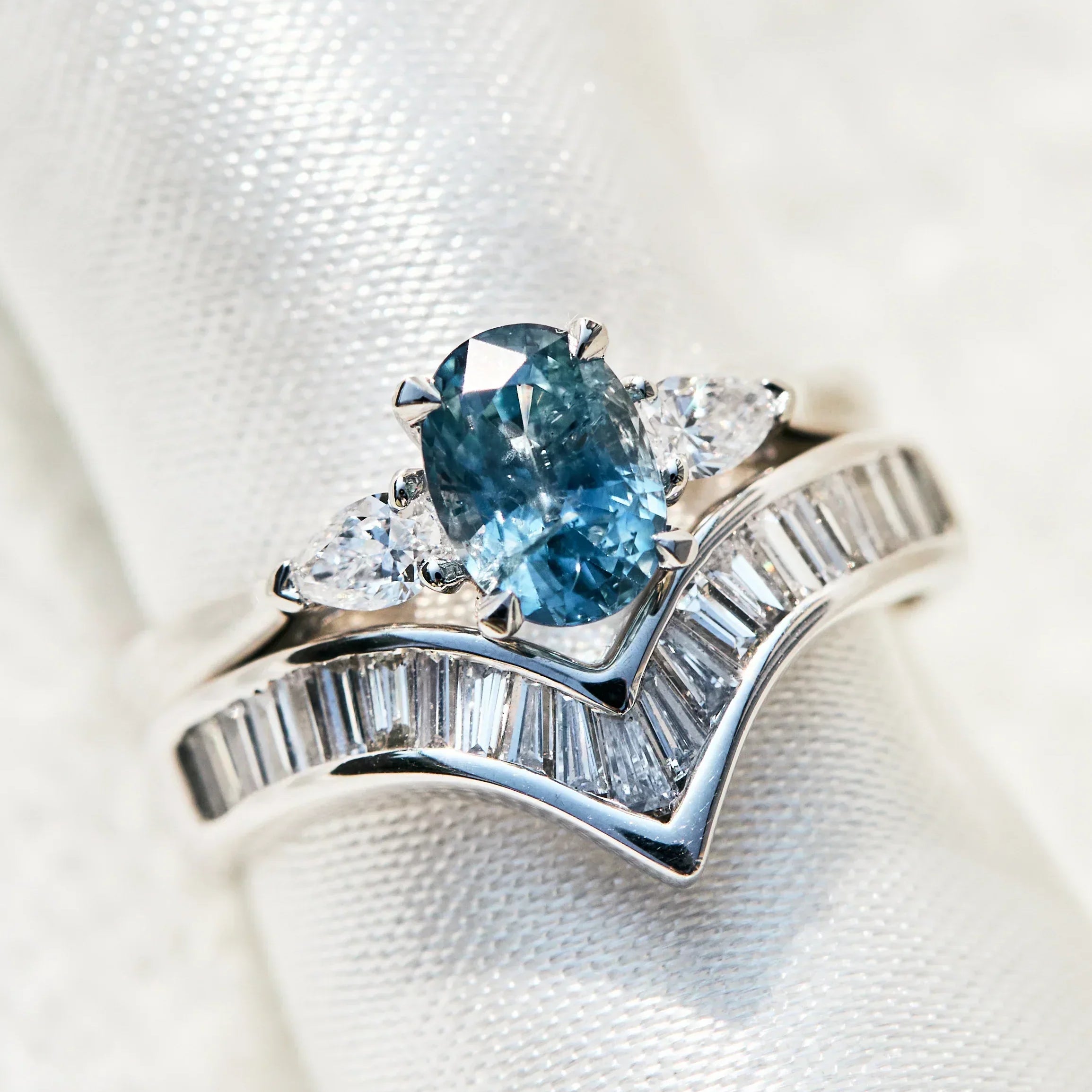 The Essential Guide to Buying an Engagement Ring: 5 Things You Need to Know