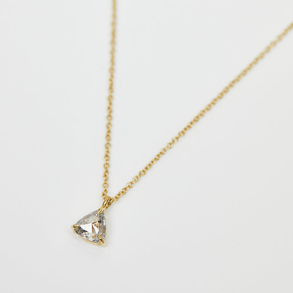 Rose-cut triangular salt and pepper diamond necklace in 18ct yellow gold.