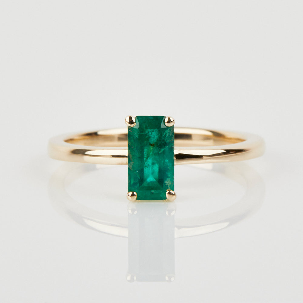0.88ct Green Emerald Gold Ring