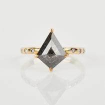 18ct yellow gold salt and pepper kite diamond engagement solitaire ring