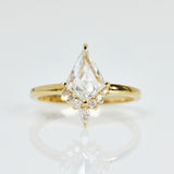 18ct yellow gold kite one-of-a-kind lab grown diamond ring UK