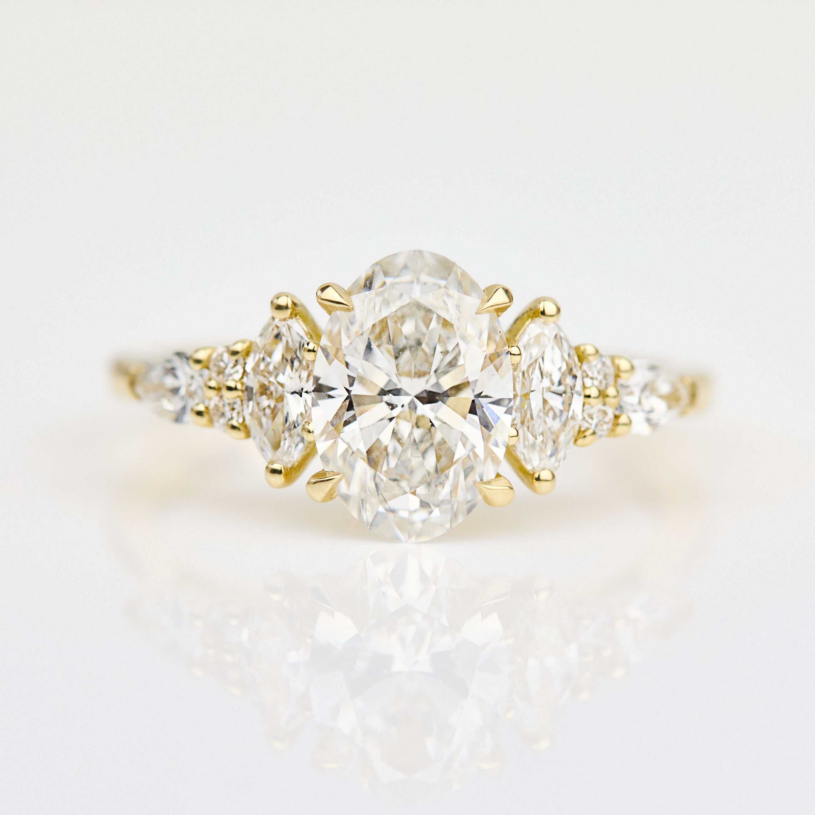 Lab grown diamond ring uk