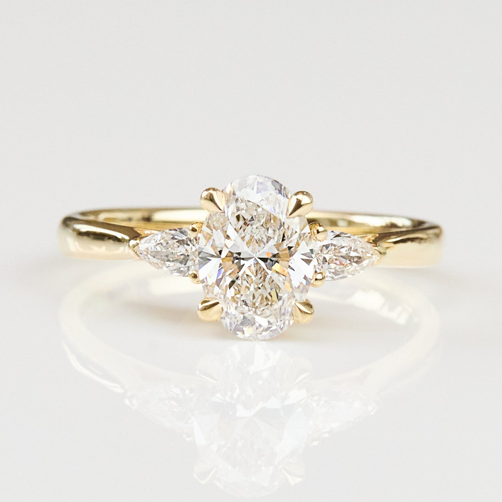 18ct Yellow Gold Oval Lab Grown Diamond Engagement Ring