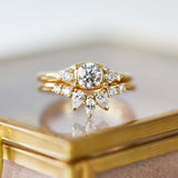18ct yellow gold round brilliant cut one-of-a-kind lab grown diamond ring UK