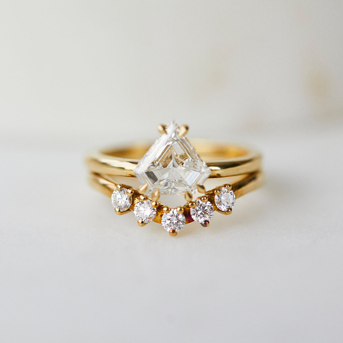 Lab grown diamond ring uk