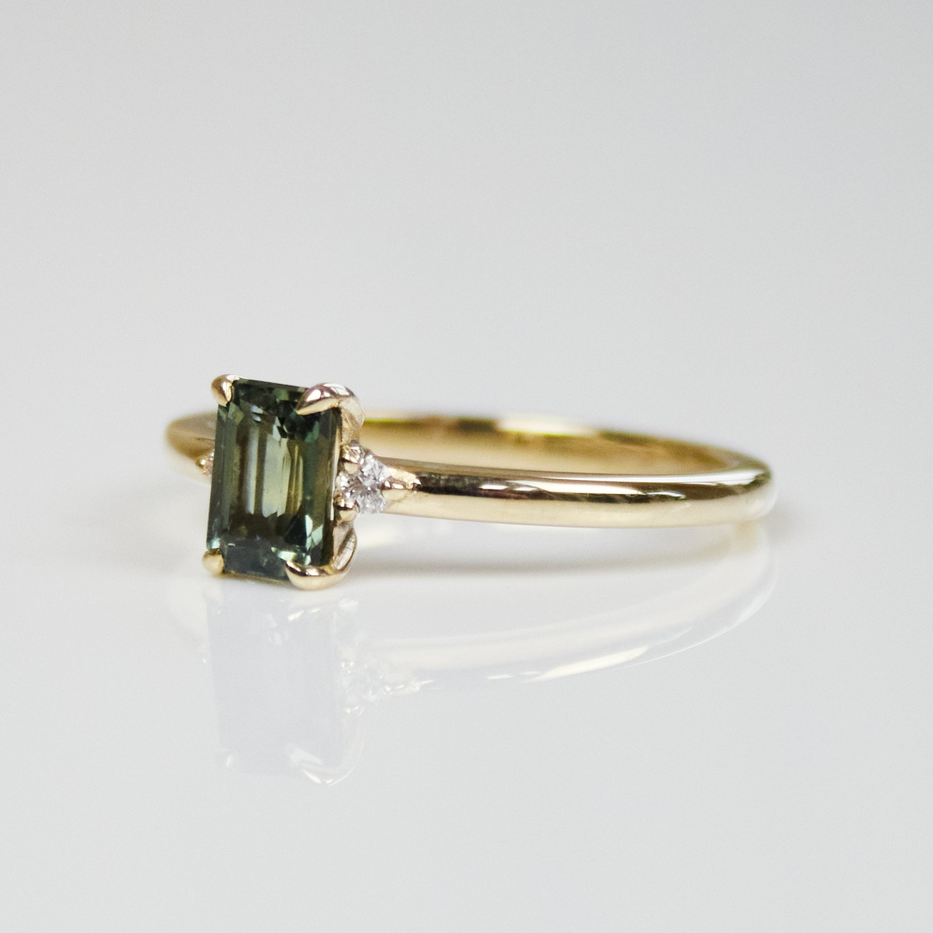 ​Sapphire engagement rings uk 