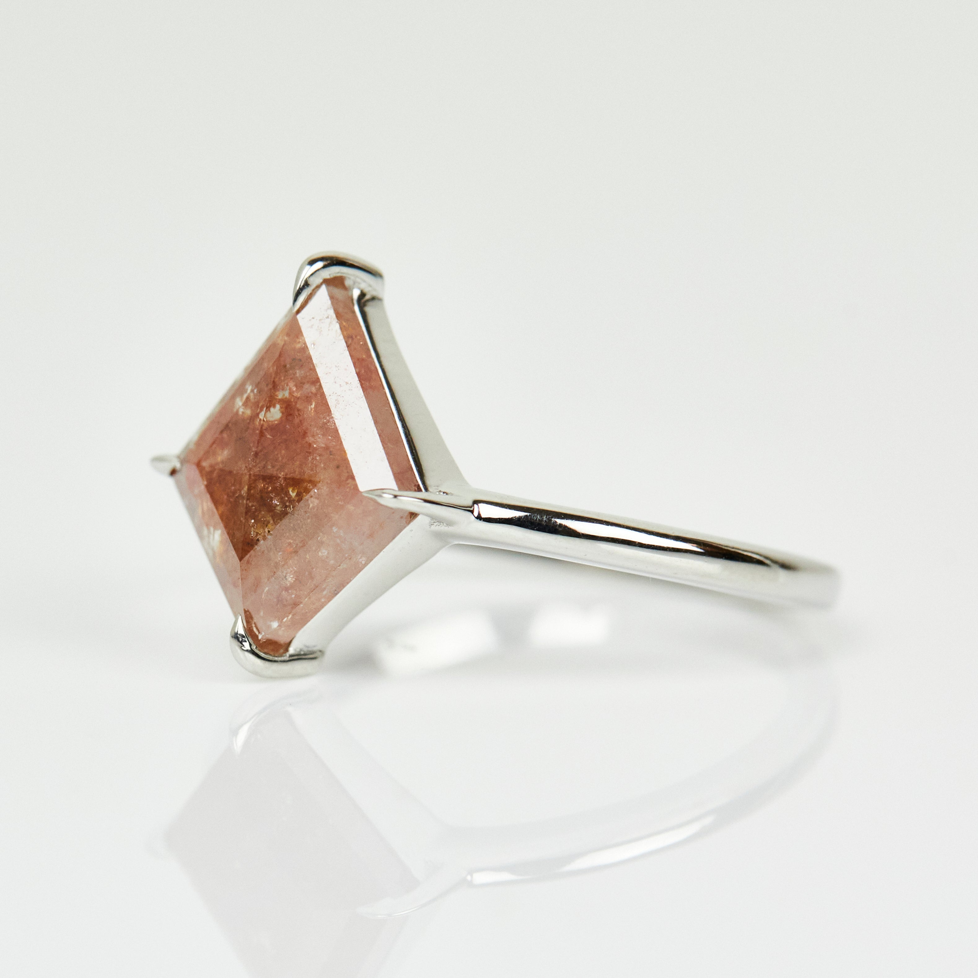 Rustic Kite Diamond Ring