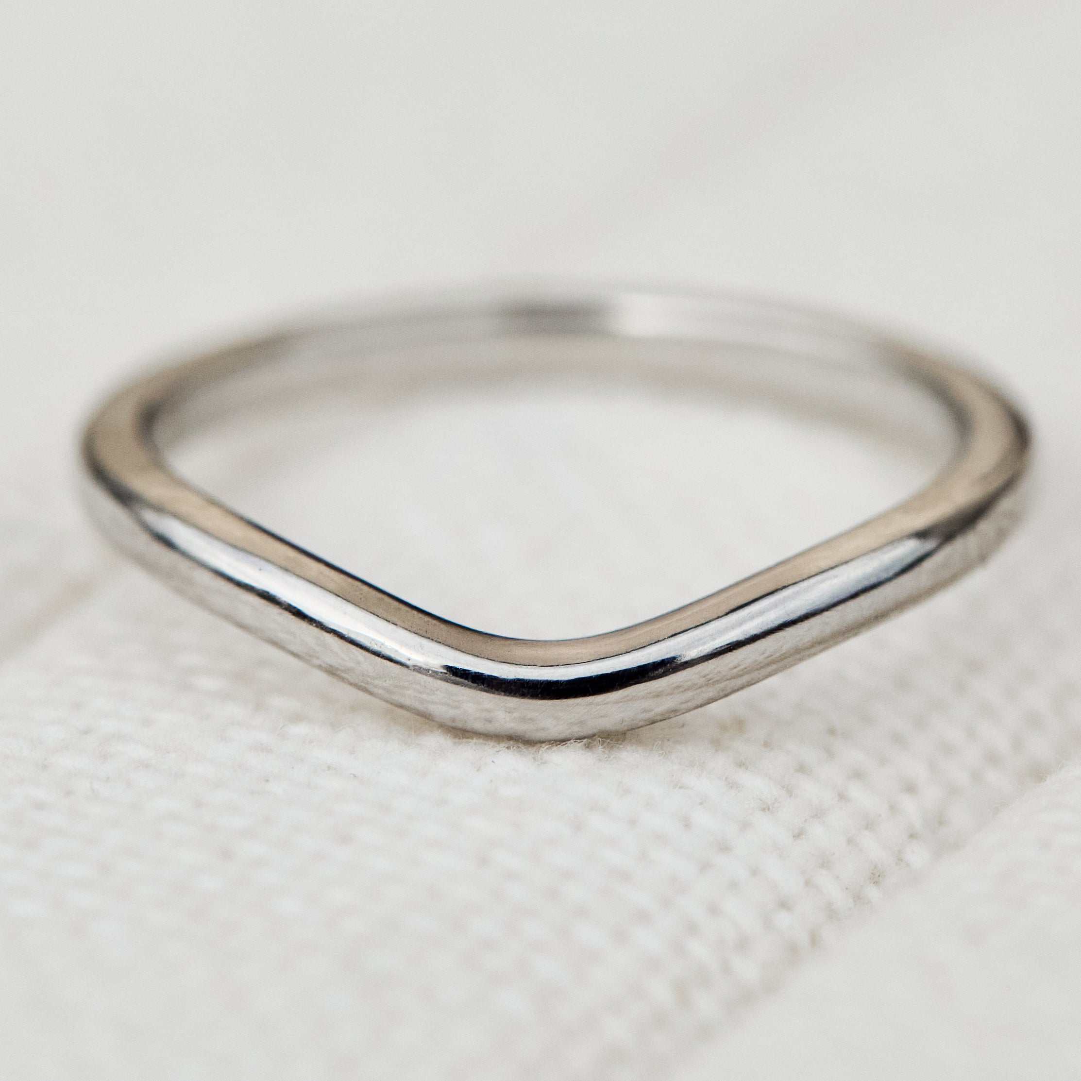 The Anaïs Wedding Ring in platinum