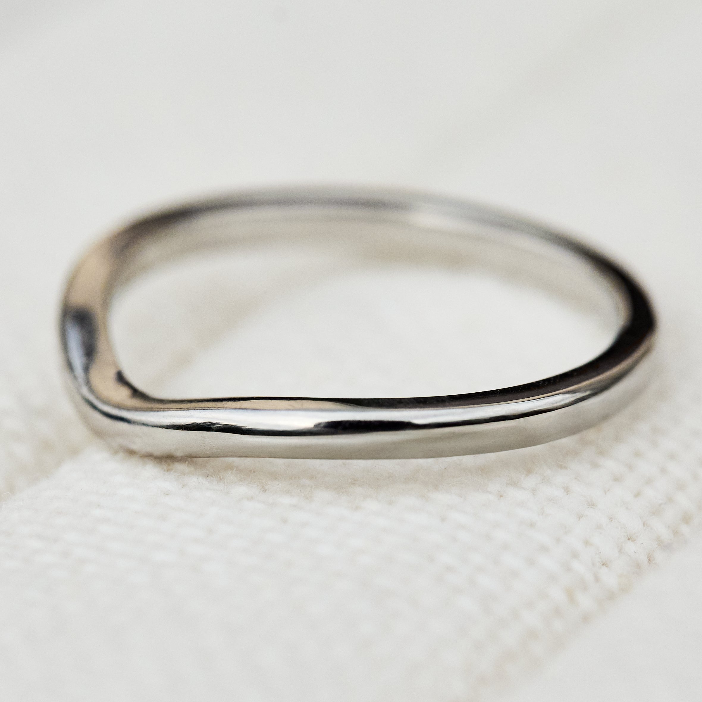 The Anaïs Wedding Ring in platinum