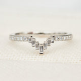 baguette and round diamonds platinum wedding band