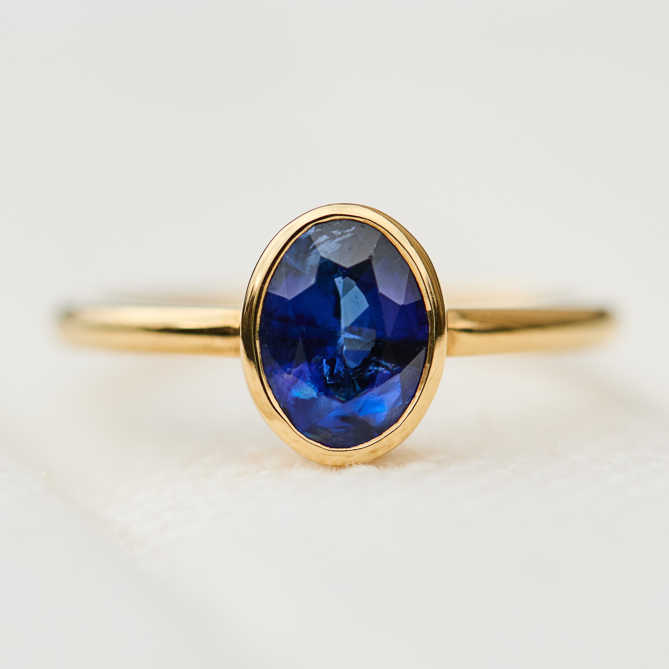 Blue_Sapphire_Engagement_Ring