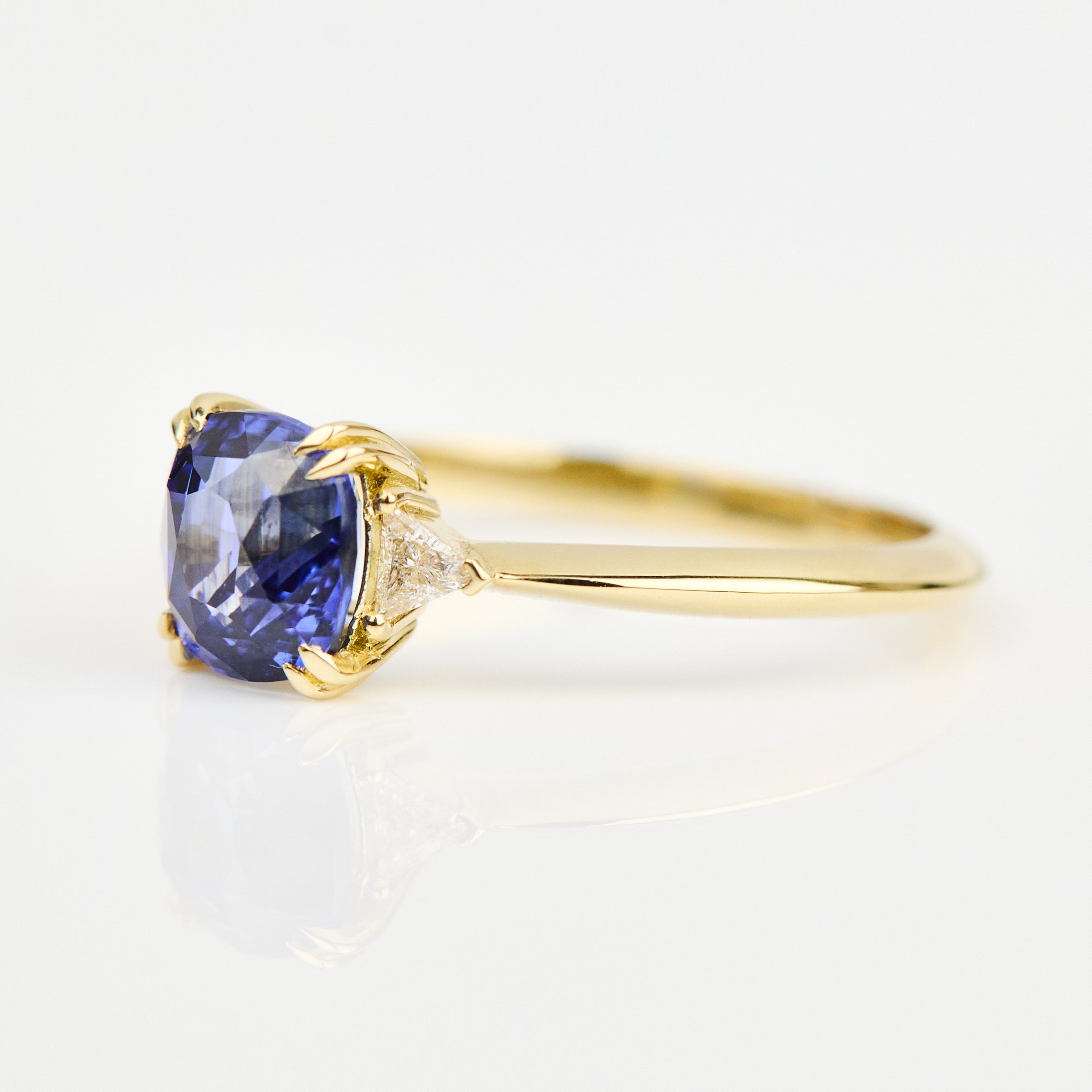 Sapphire engagement rings uk 