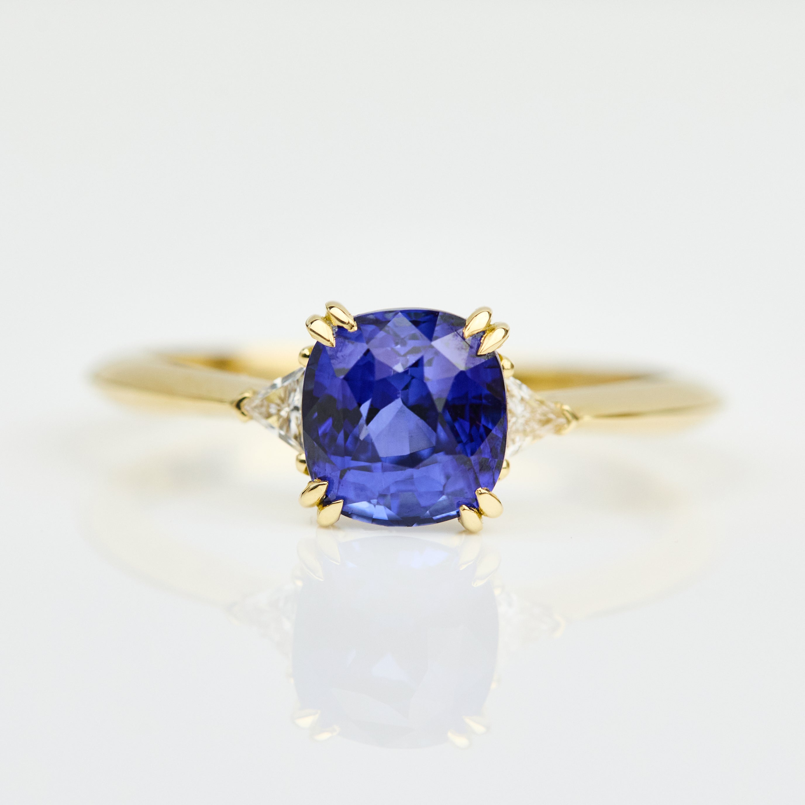 Sapphire engagement rings uk 