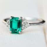 lab grown emerald platinum engagement ring
