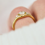 18ct yellow gold round brilliant cut one-of-a-kind lab grown diamond ring UK
