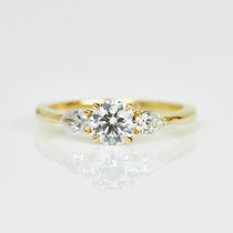 18ct yellow gold brilliant round cut trilogy lab grown diamond ring UK