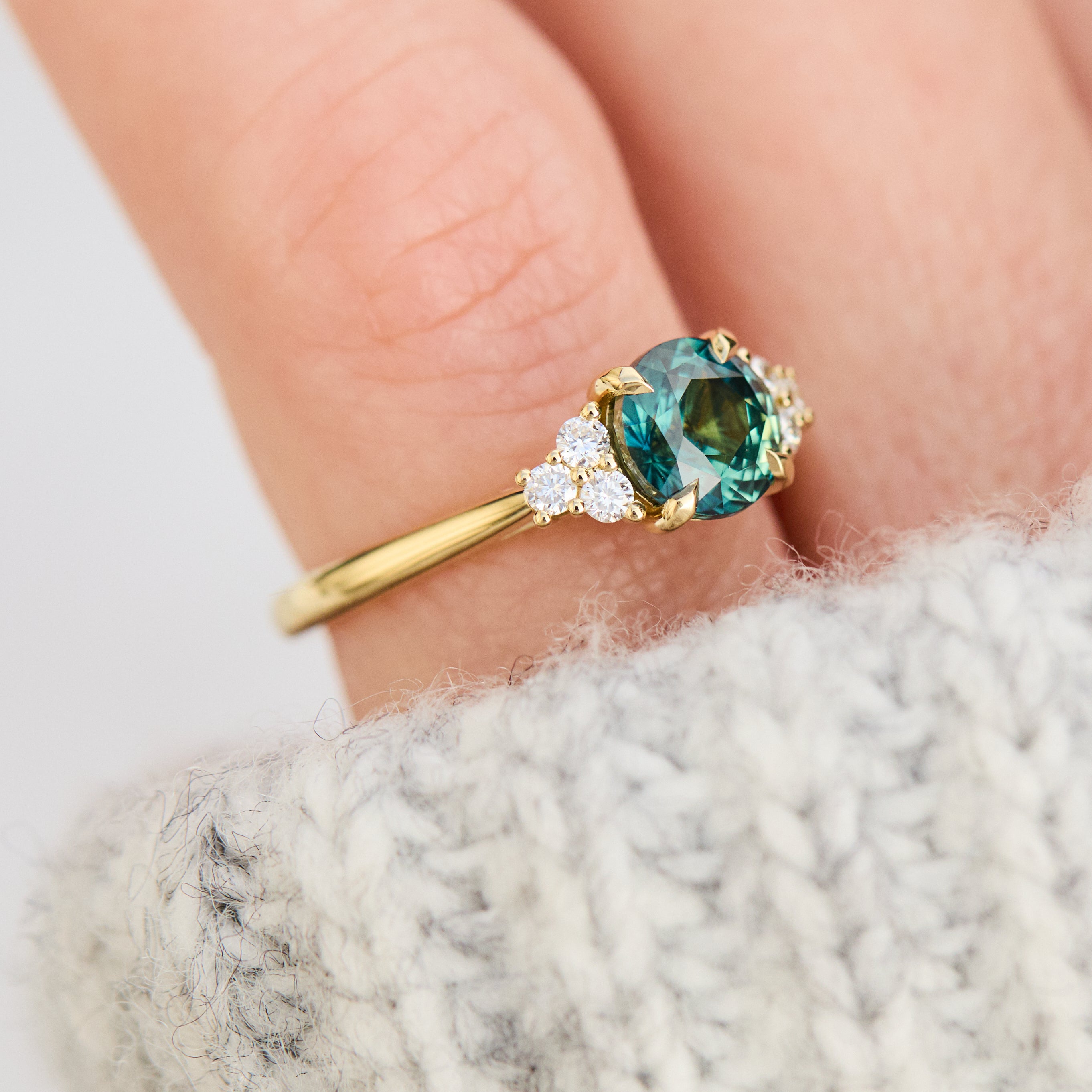 round madagascan sapphire yellow gold engagement ring