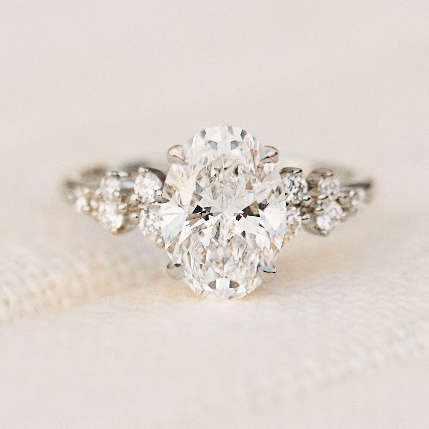 oval lab grown diamond cruz engagement ring in platinum