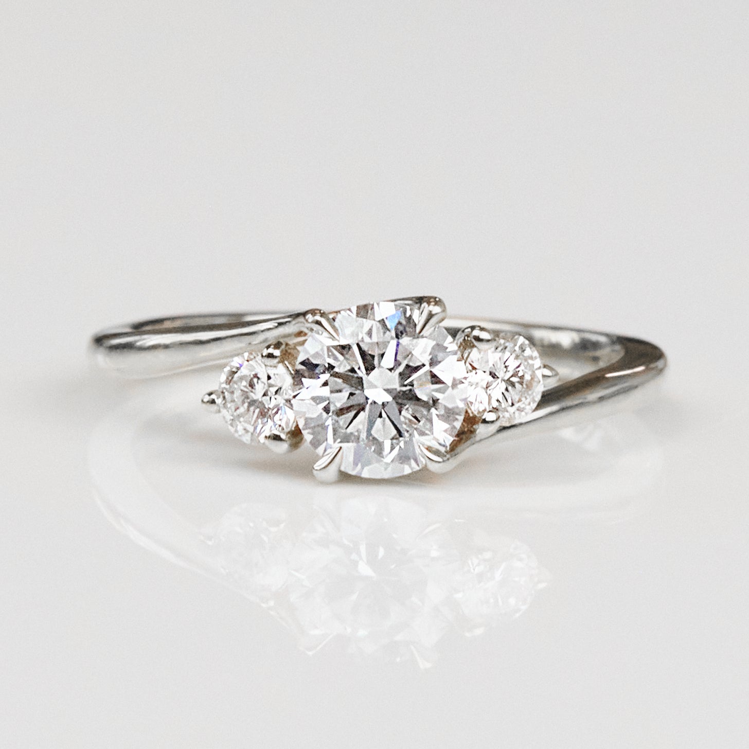 Platinum Round Brilliant Cut Lab-Grown Diamond Engagement Ring