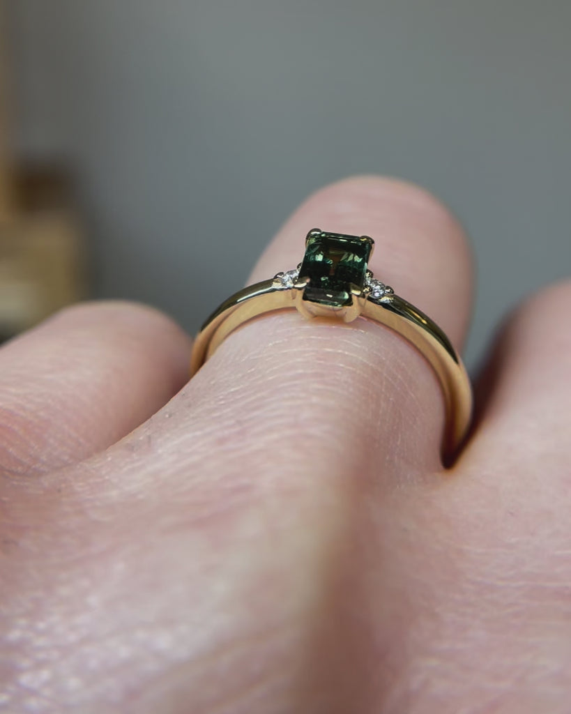 ​Sapphire engagement rings uk 