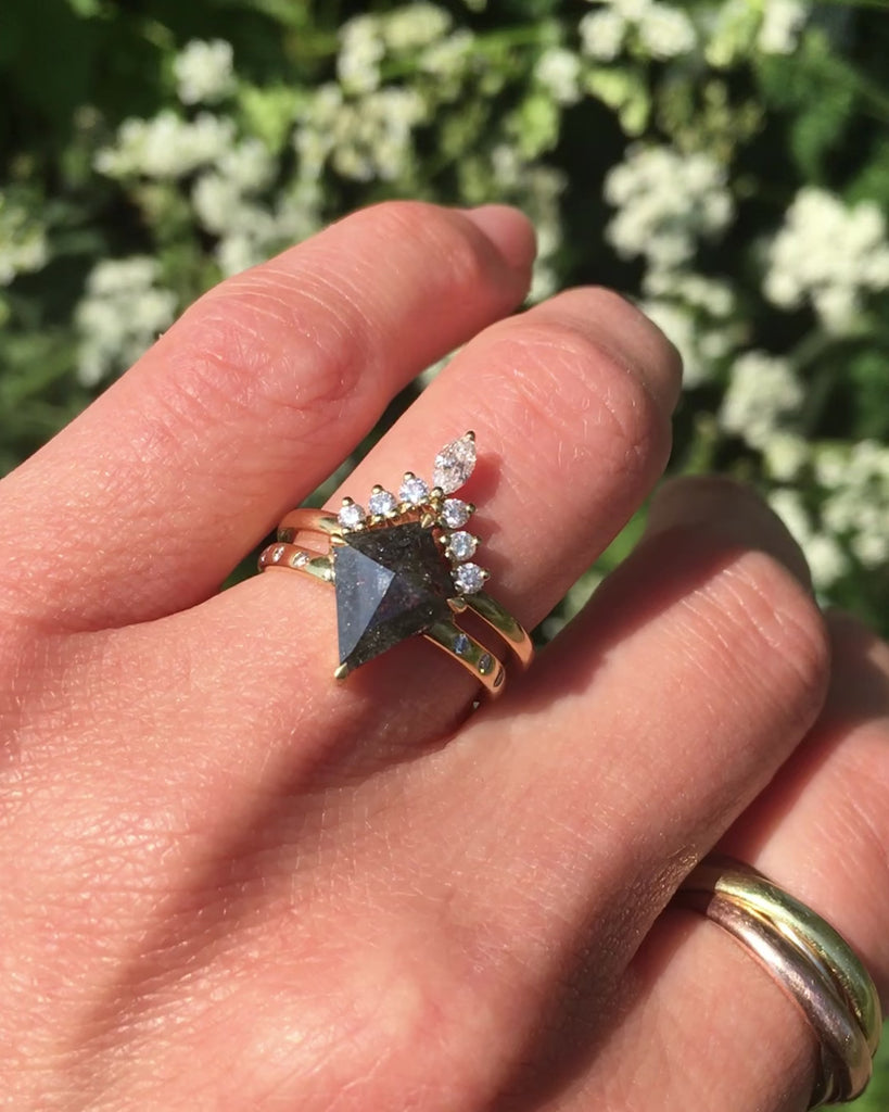 18ct yellow gold salt and pepper kite diamond engagement solitaire ring