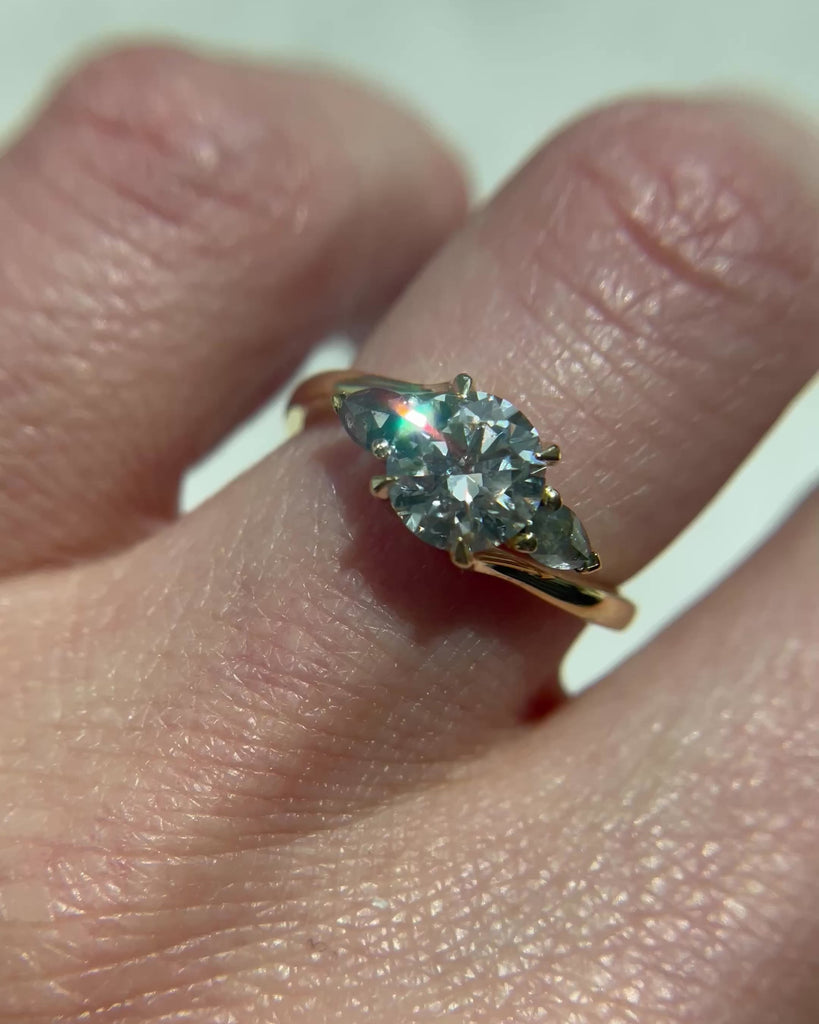 Lab grown diamond ring uk