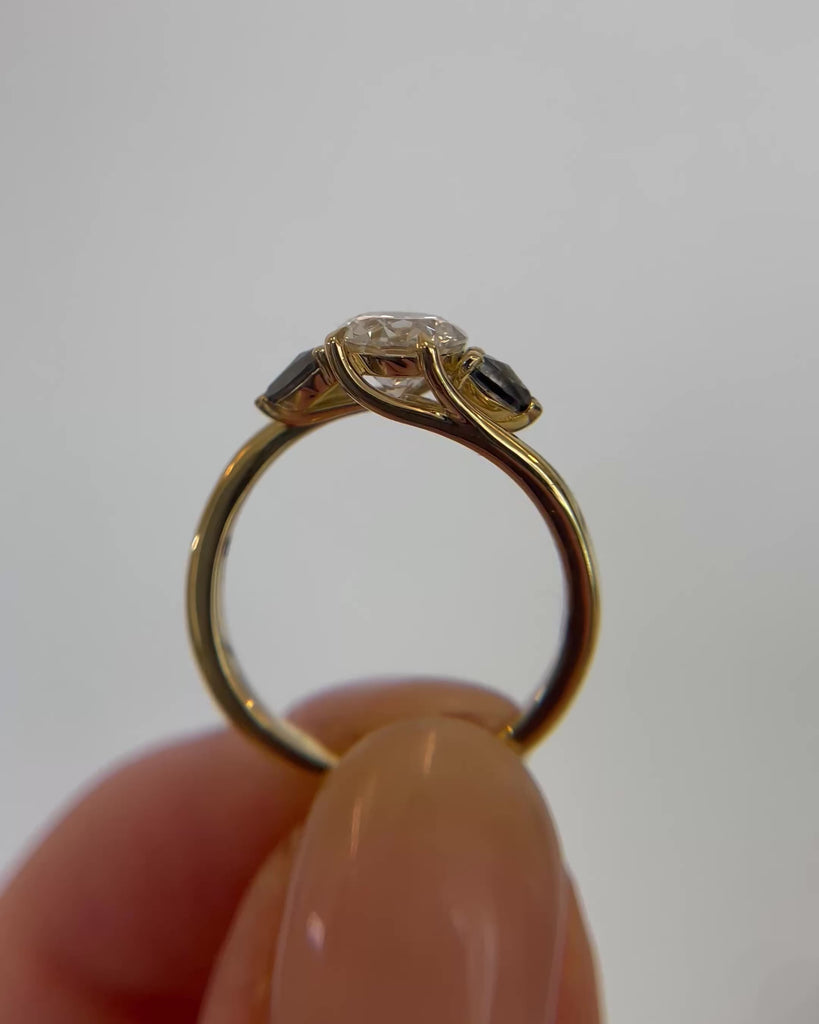 Lab grown diamond ring uk