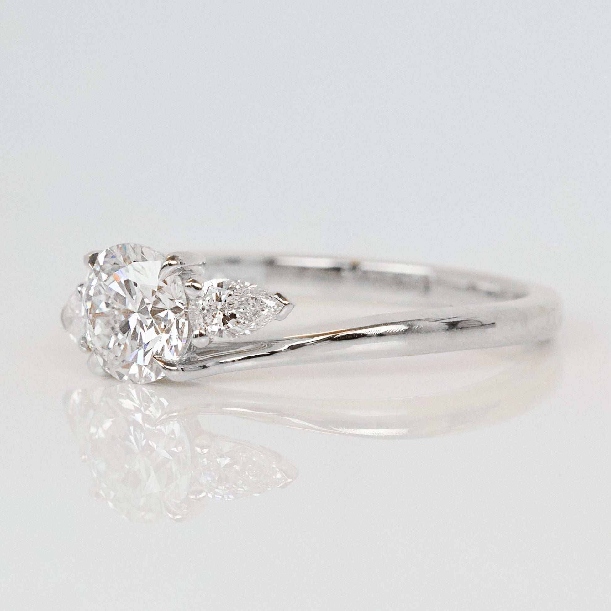 Platinum Round Brilliant Cut Lab Grown Diamond Engagement Ring