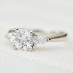 round brilliant cut platinum diamond ring