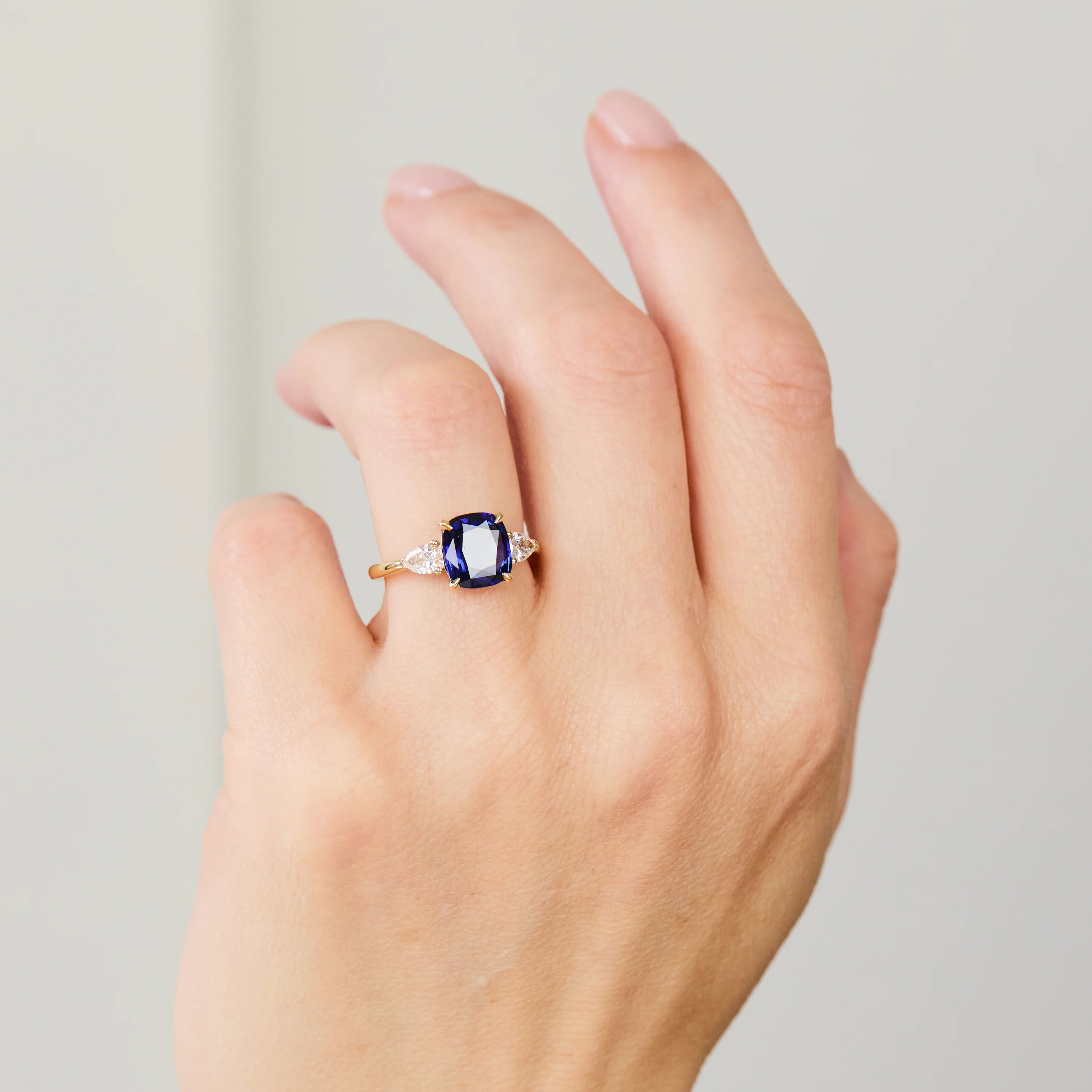 sri lankan sapphire gold engagement ring