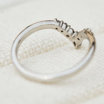 v shaped platinum round diamond wedding band