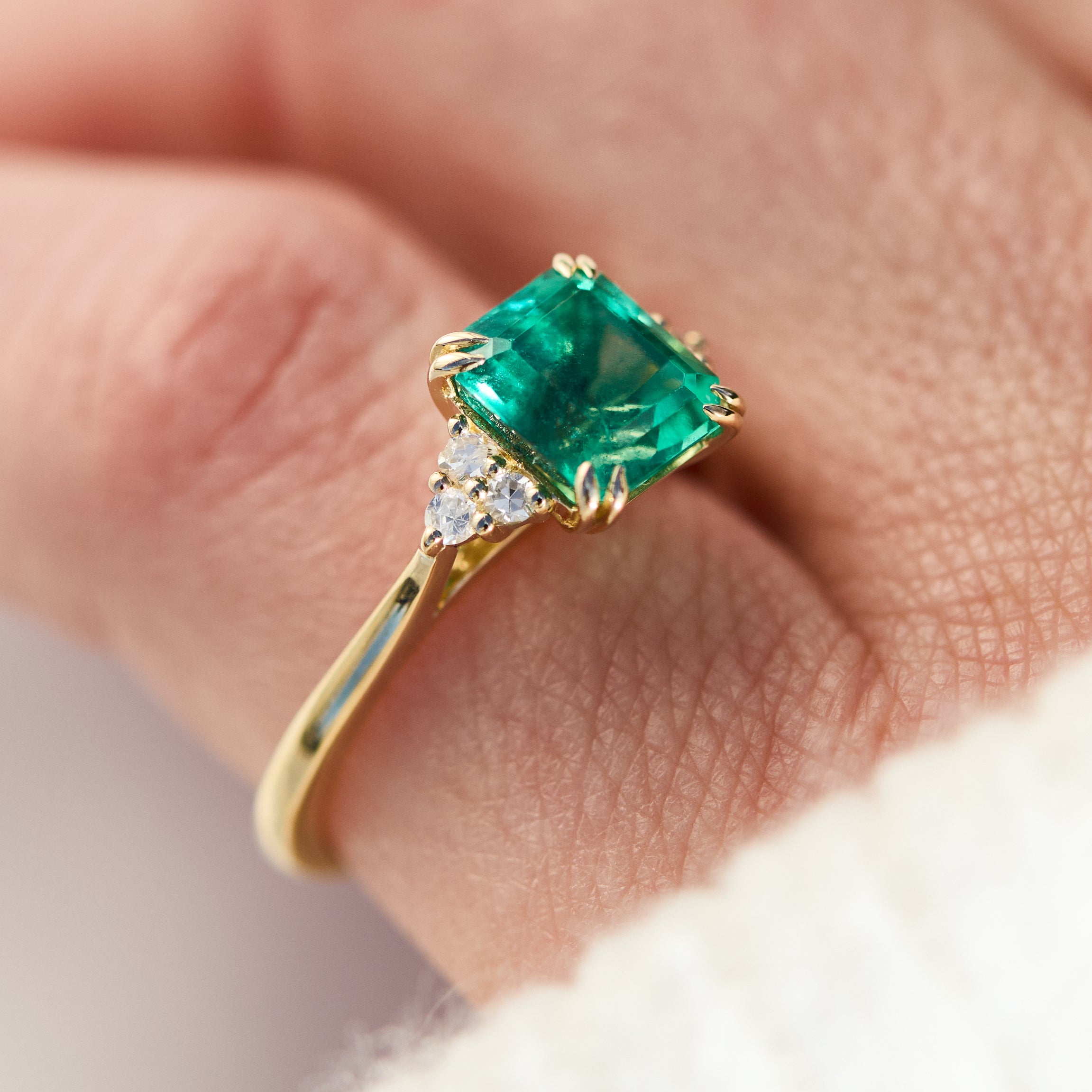 Custom engagement rings