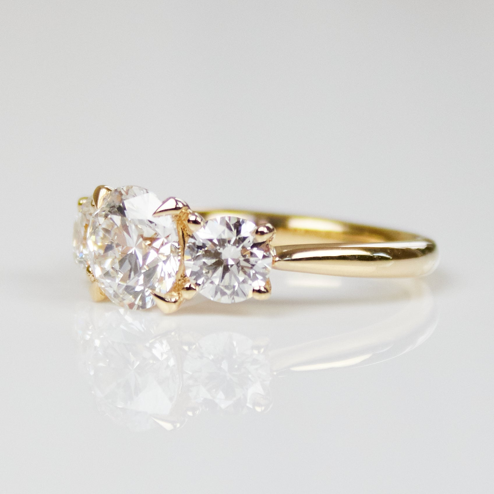 Lab grown diamond ring uk